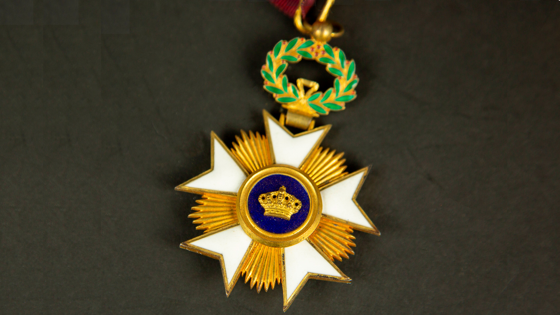 Médaille de Commandeur de l'Ordre de la Couronne